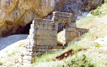 Sarıidris'in Gizemli Geçmişi: Malos Antik Kenti ve Kaşerenler Tapınağı